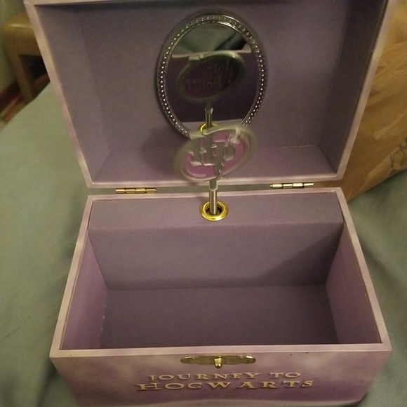 Hogwarts Harry Potter "Wizard's Waltz " Music Box Jewelry Box 2001. - Picture 6 of 11